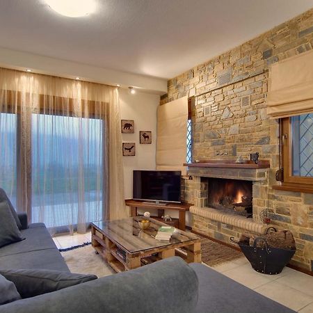 Country Place Apartment With Mountains View 约阿尼纳 外观 照片
